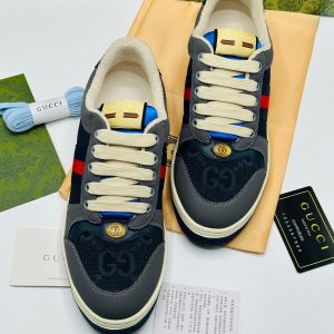 Fashion men's shoes